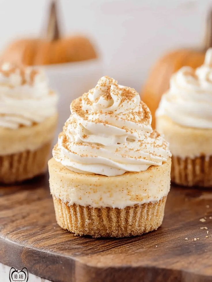 No Bake Pumpkin Mini Cheesecakes