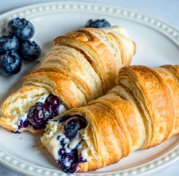 Blueberry Cheesecake Rolls