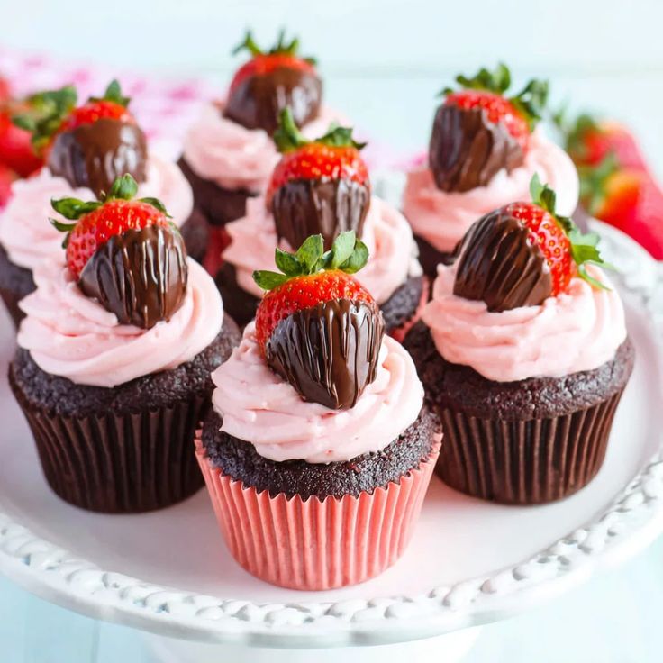 Chocolate-Dipped Strawberry Cupcake Swirls