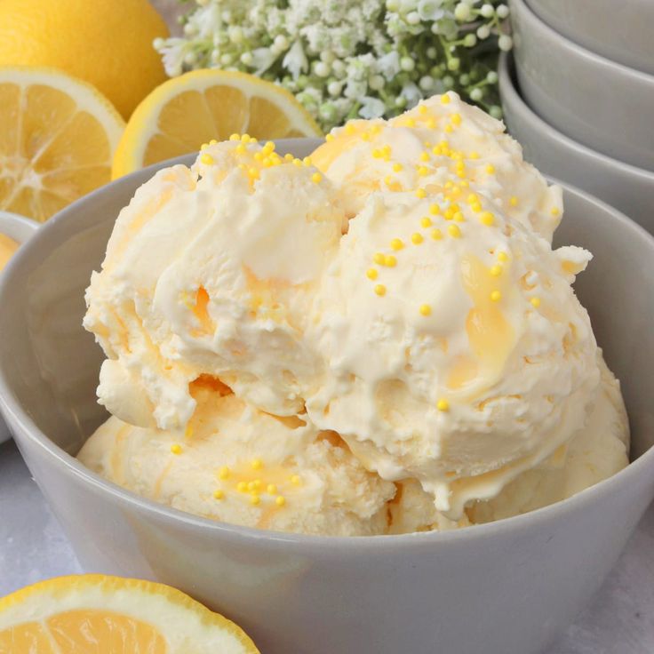 Homemade Lemon Cheesecake Ice Cream