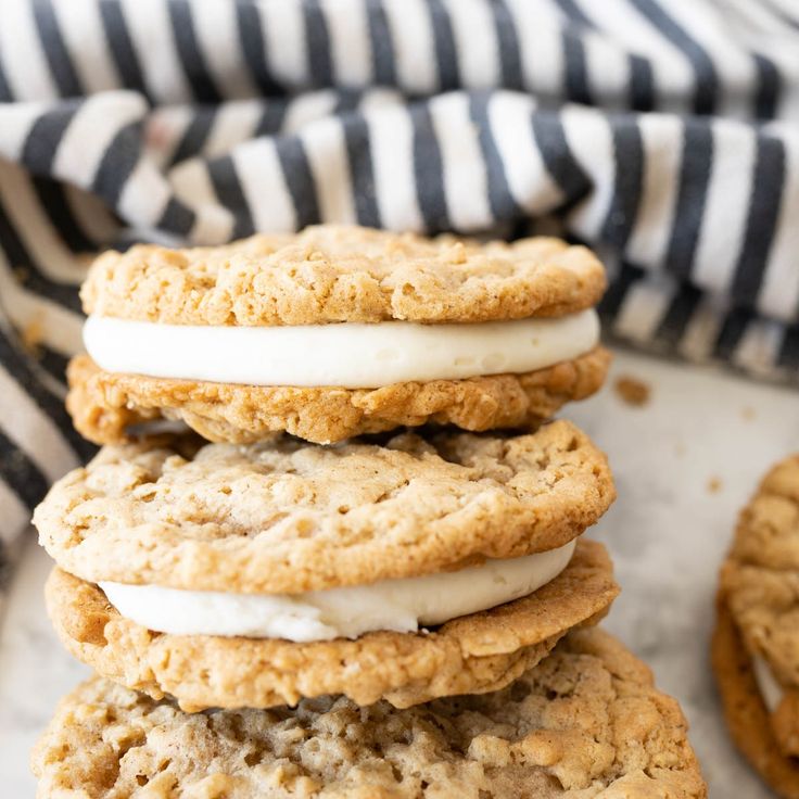 Oatmeal Cream Pies with Cinnamon Frosting