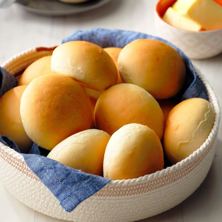 Simple Dinner Rolls