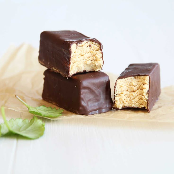High-Protein Yogurt Cheesecake Bars